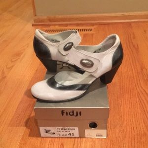 Women’s Wedge Shoes